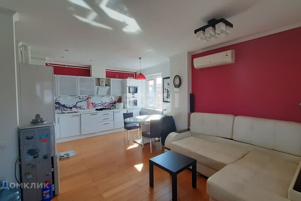 Продаётся 2-комнатная квартира, 61.3 м²