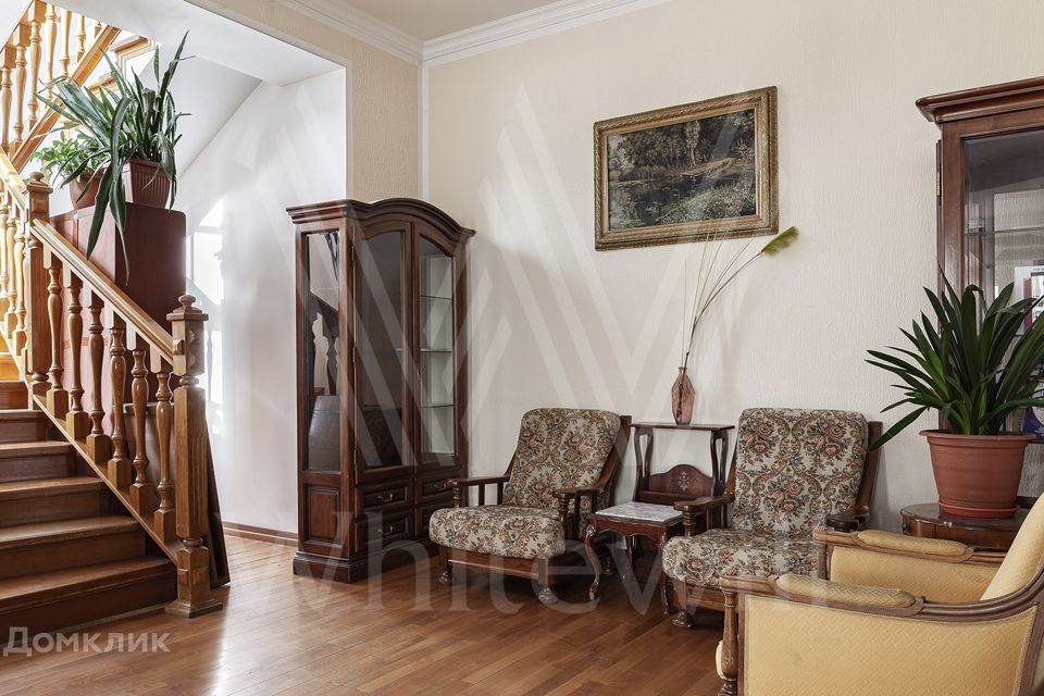 Продаётся 6-комнатная квартира, 295 м²