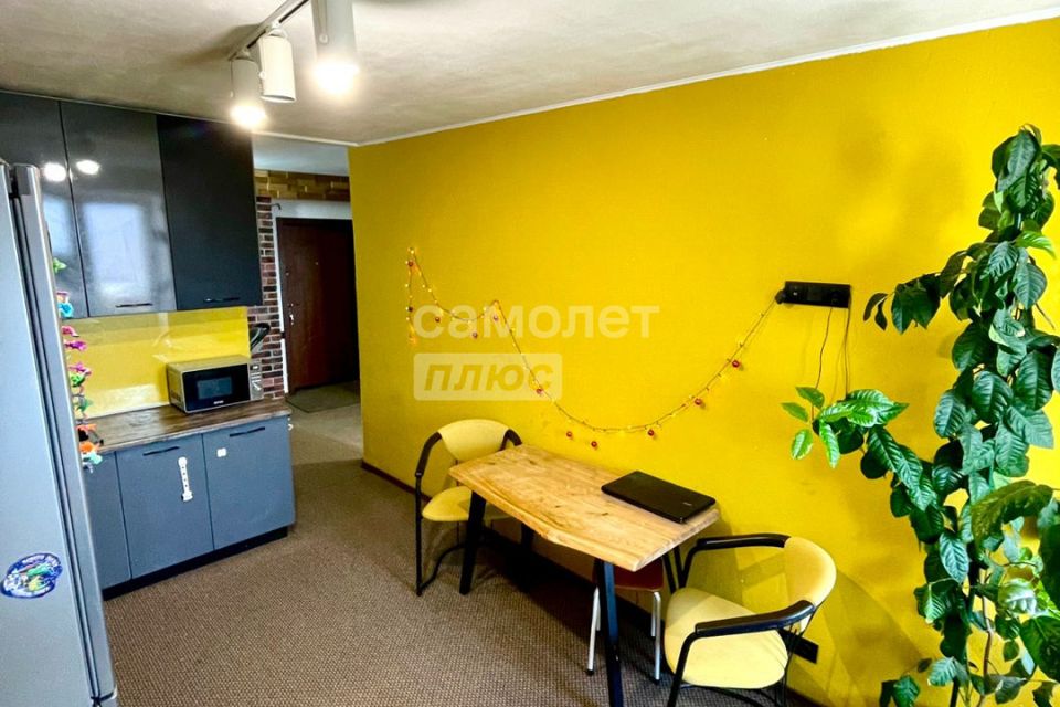 Продаётся 1-комнатная квартира, 42.7 м²