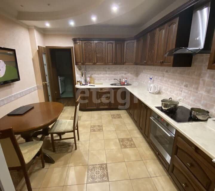 Продаётся 1-комнатная квартира, 47.3 м²