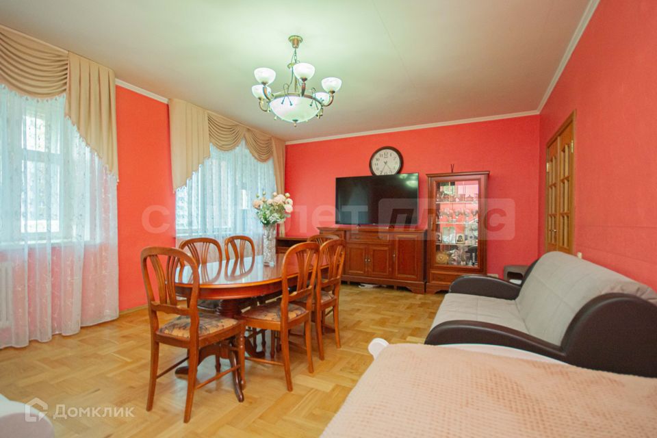 Продаётся 5-комнатная квартира, 142.6 м²