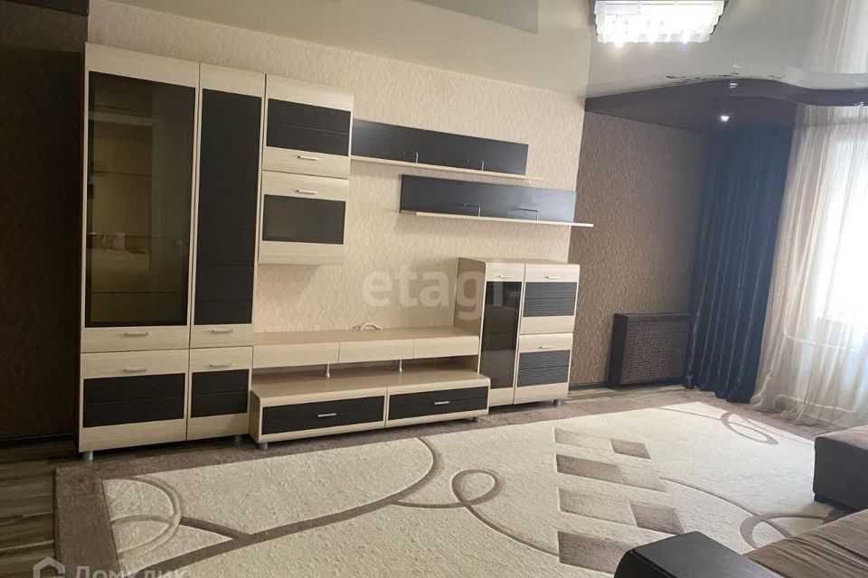 Продаётся 3-комнатная квартира, 106.2 м²