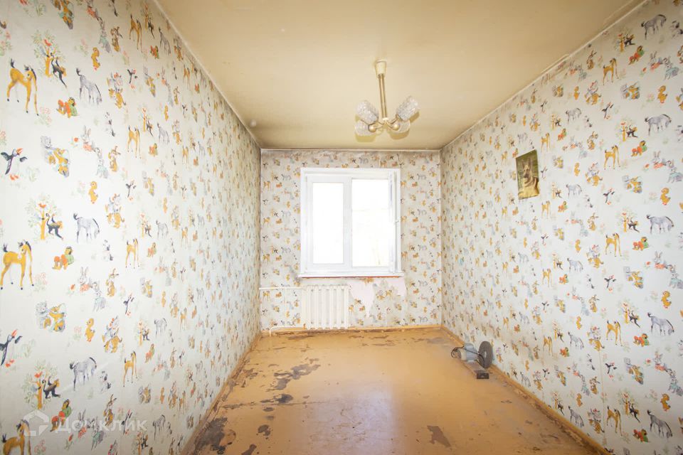 Продаётся 4-комнатная квартира, 62.4 м²