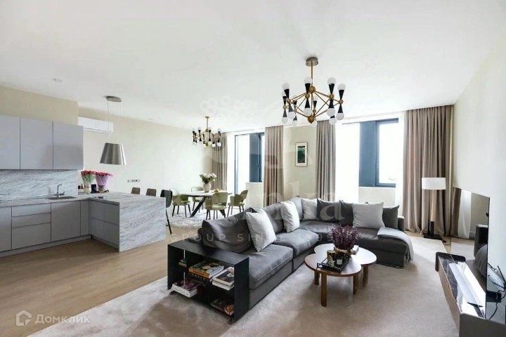Продаётся 3-комнатная квартира, 124.7 м²