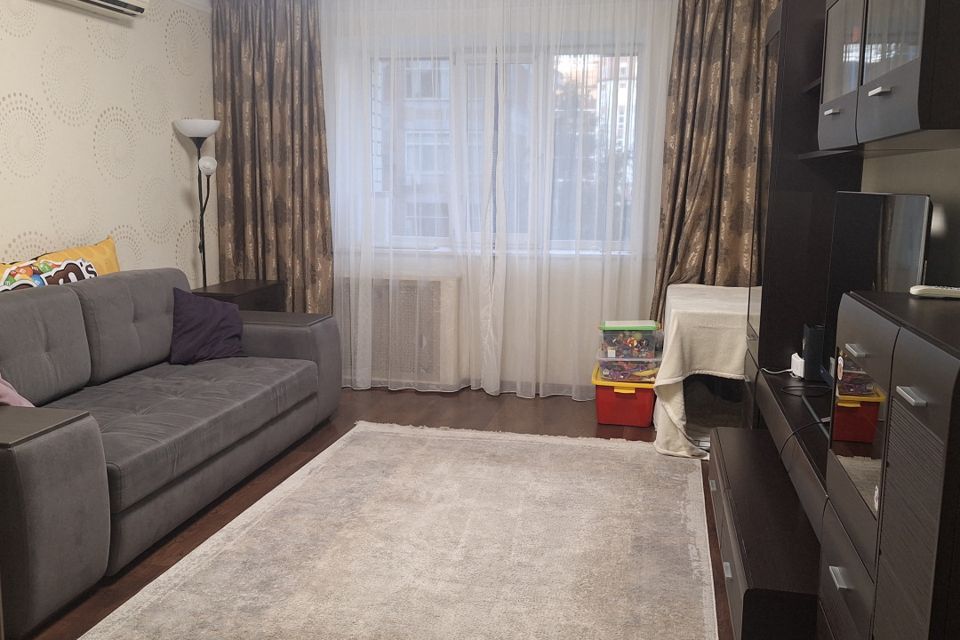 Продаётся 2-комнатная квартира, 77.3 м²