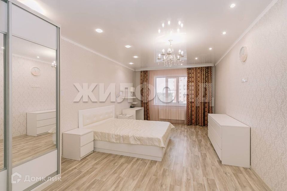 Продаётся 3-комнатная квартира, 104 м²
