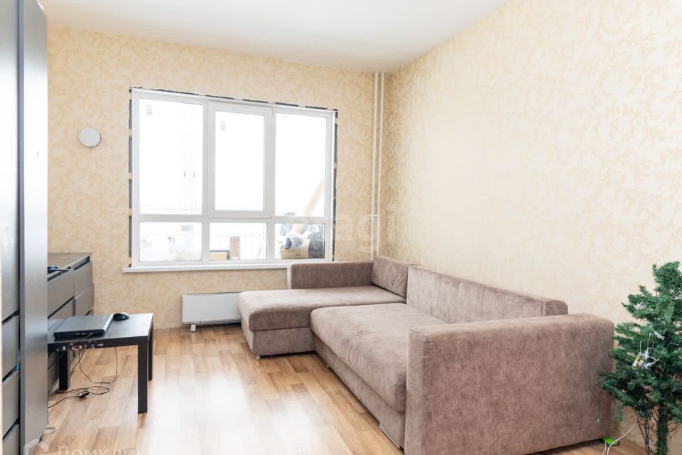 Продаётся 1-комнатная квартира, 42 м²