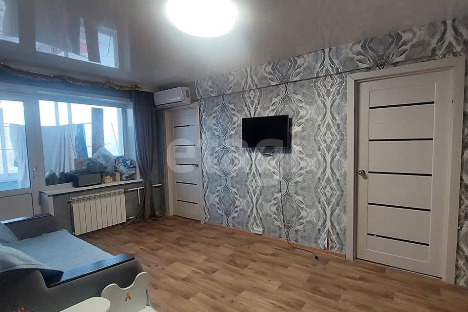 Продаётся 4-комнатная квартира, 59.2 м²