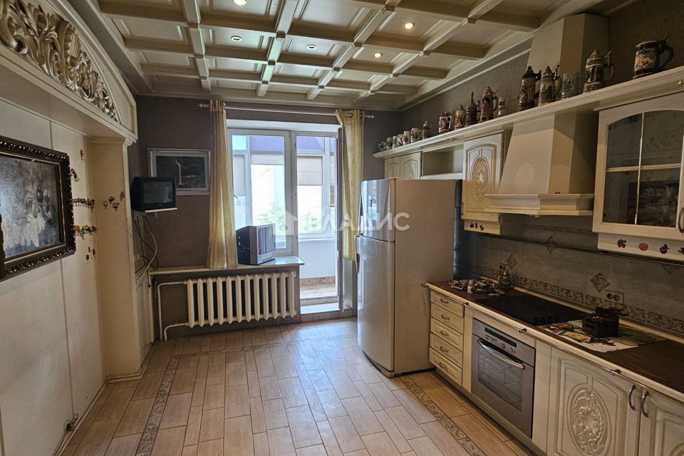 Продаётся 3-комнатная квартира, 134 м²