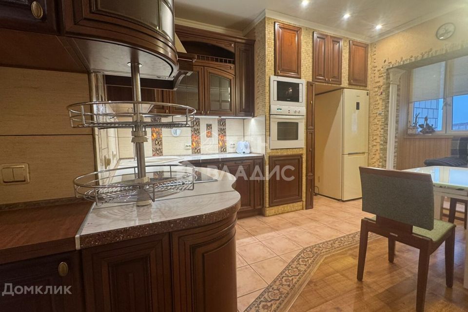 Сдаётся 2-комнатная квартира, 75 м²