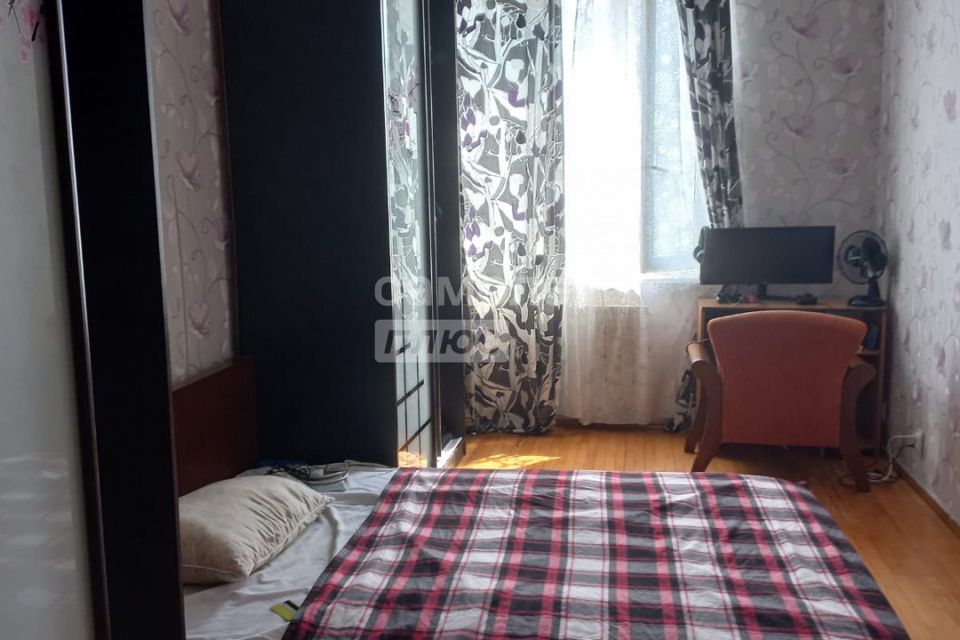 Продаётся 4-комнатная квартира, 152.2 м²