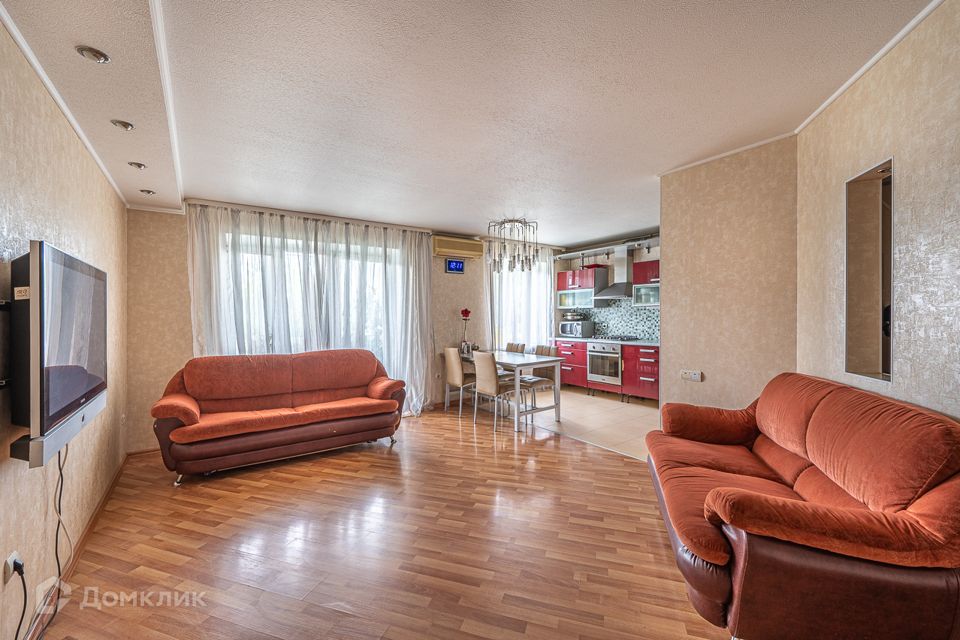 Продаётся 4-комнатная квартира, 76.1 м²