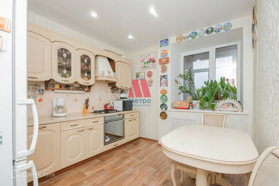 Продаётся 3-комнатная квартира, 102 м²
