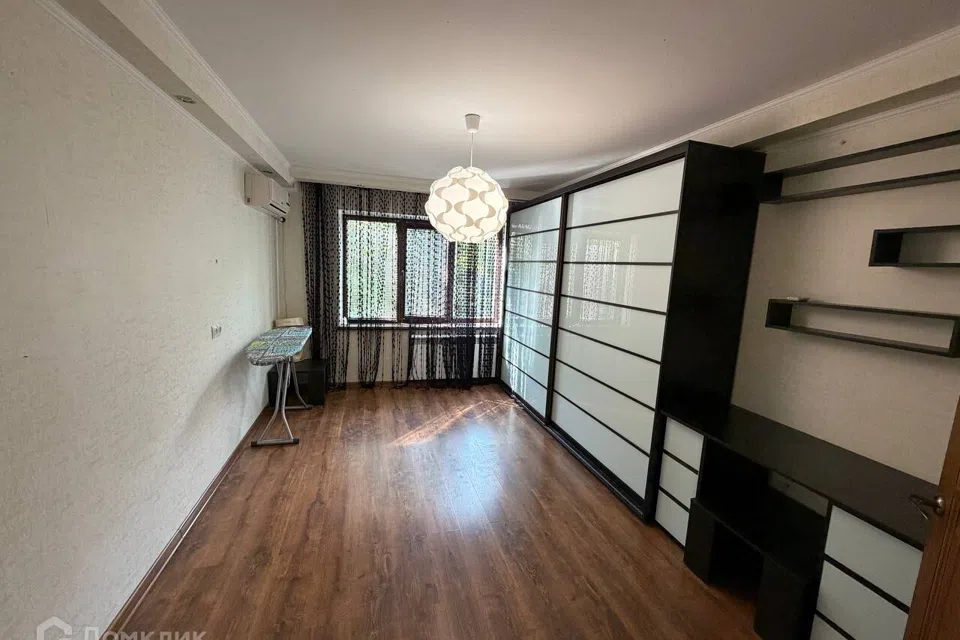 Продаётся 3-комнатная квартира, 60 м²