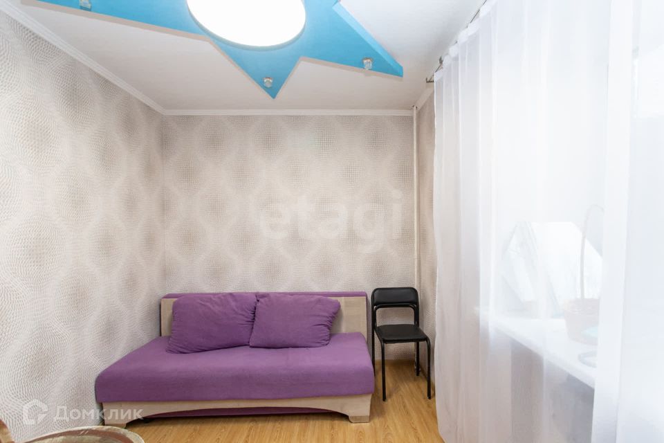 Продаётся 4-комнатная квартира, 60.9 м²