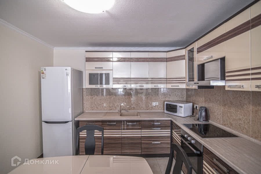 Сдаётся 2-комнатная квартира, 76.8 м²