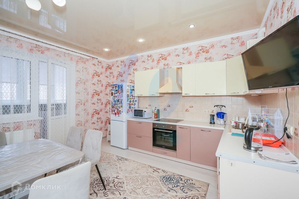 Продаётся 3-комнатная квартира, 100 м²