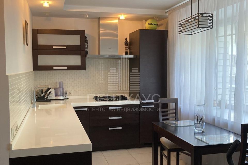 Продаётся 2-комнатная квартира, 67.9 м²