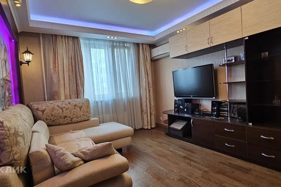 Продаётся 3-комнатная квартира, 77 м²