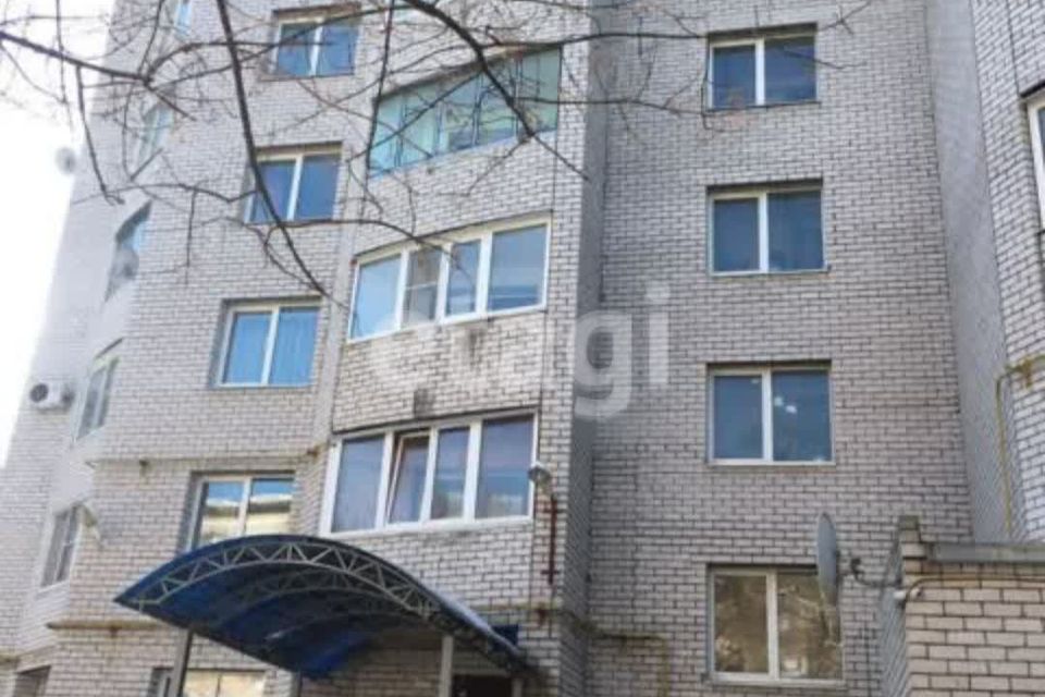 Продаётся 4-комнатная квартира, 101 м²