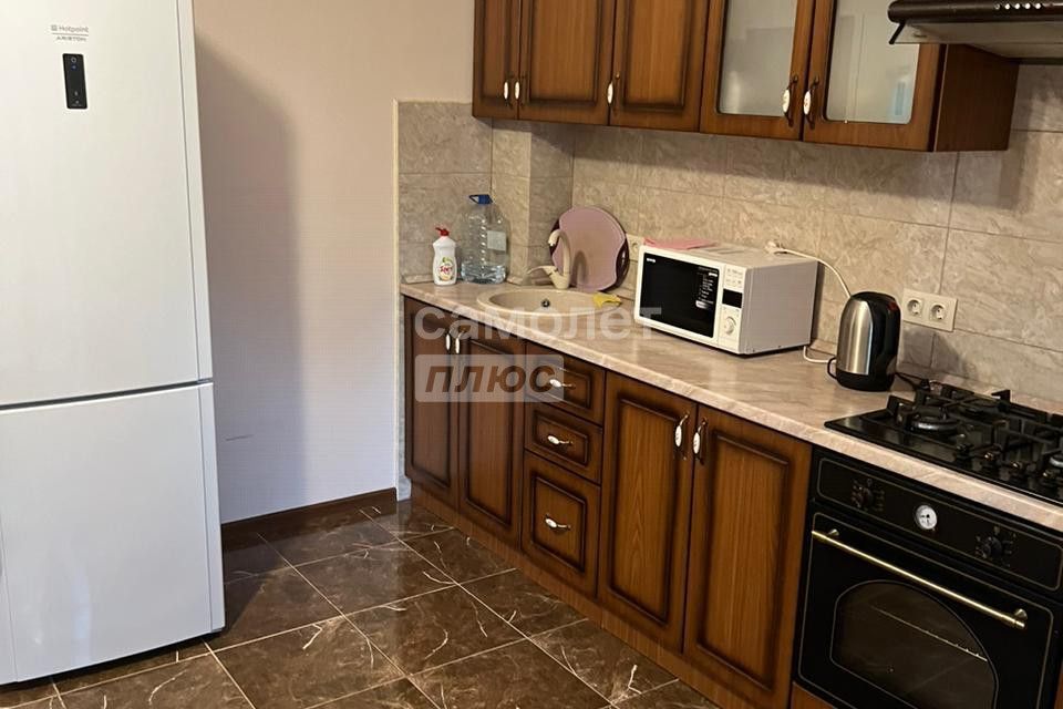 Сдаётся 2-комнатная квартира, 65 м²