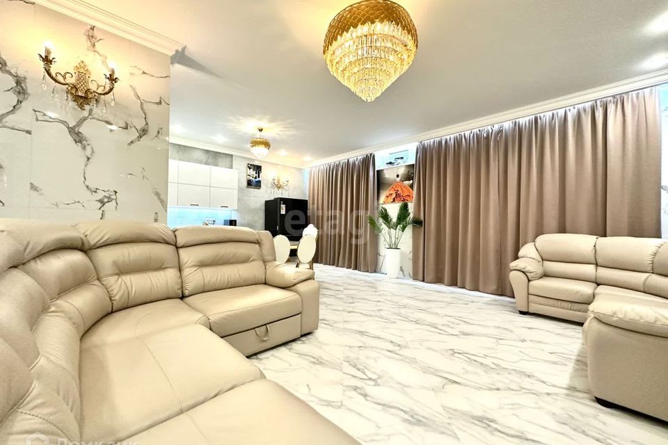 Продаётся 2-комнатная квартира, 82.8 м²