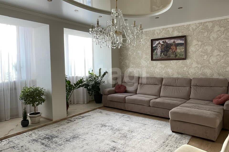 Продаётся 4-комнатная квартира, 82 м²