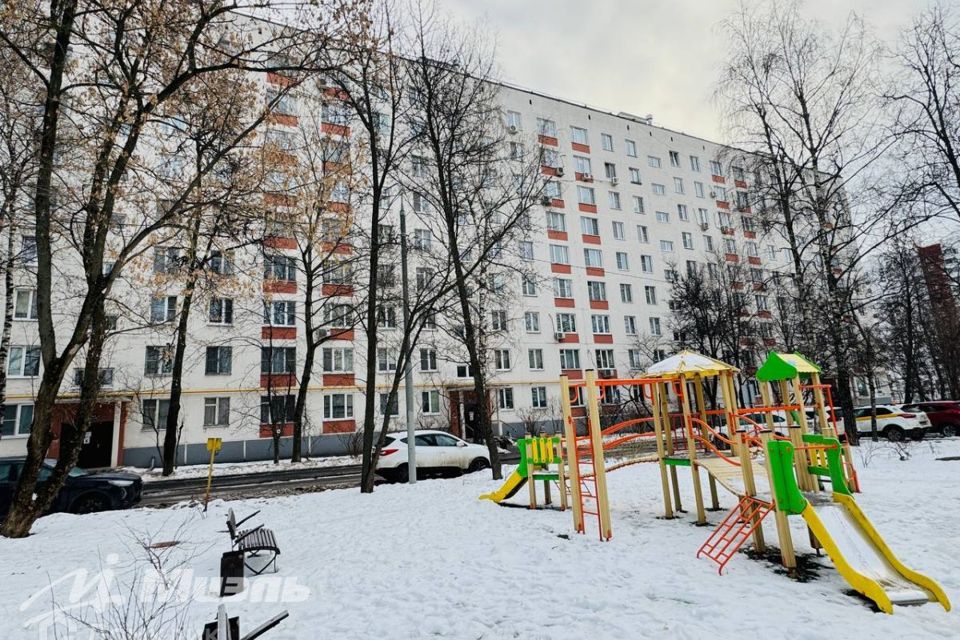 Продаётся 4-комнатная квартира, 62.2 м²