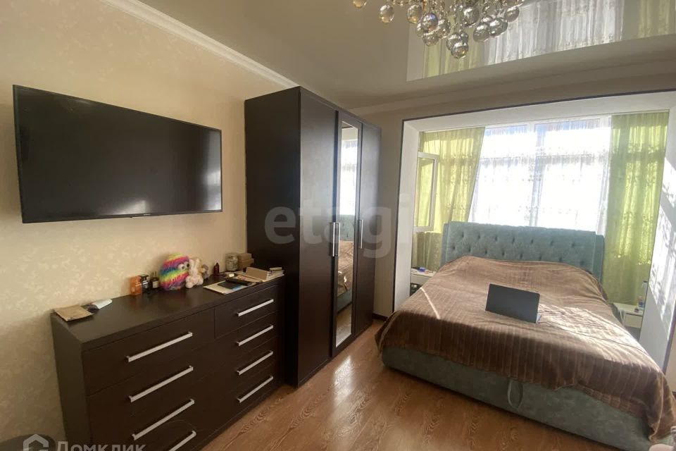 Продаётся 1-комнатная квартира, 42 м²
