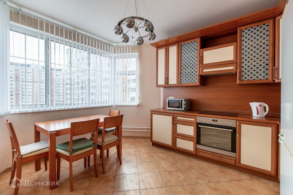 Сдаётся 2-комнатная квартира, 65 м²