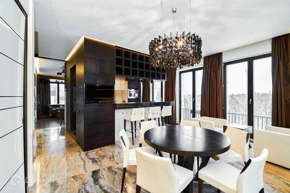Сдаётся 5-комнатная квартира, 291.4 м²