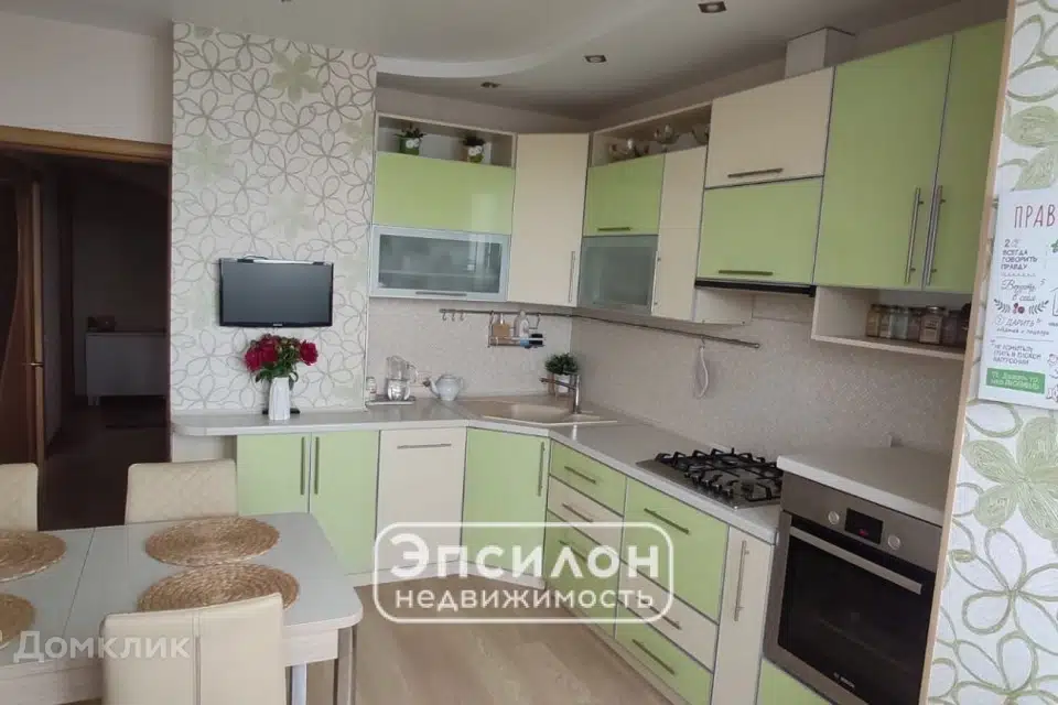 Продаётся 4-комнатная квартира, 95.6 м²
