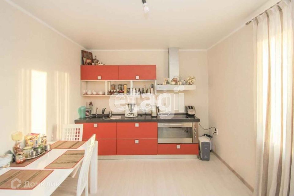 Продаётся 1-комнатная квартира, 55.6 м²