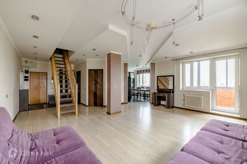 Продаётся 4-комнатная квартира, 130 м²