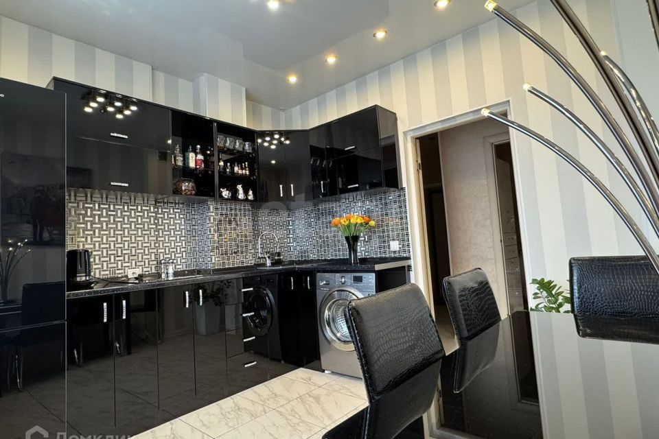 Продаётся 1-комнатная квартира, 43 м²