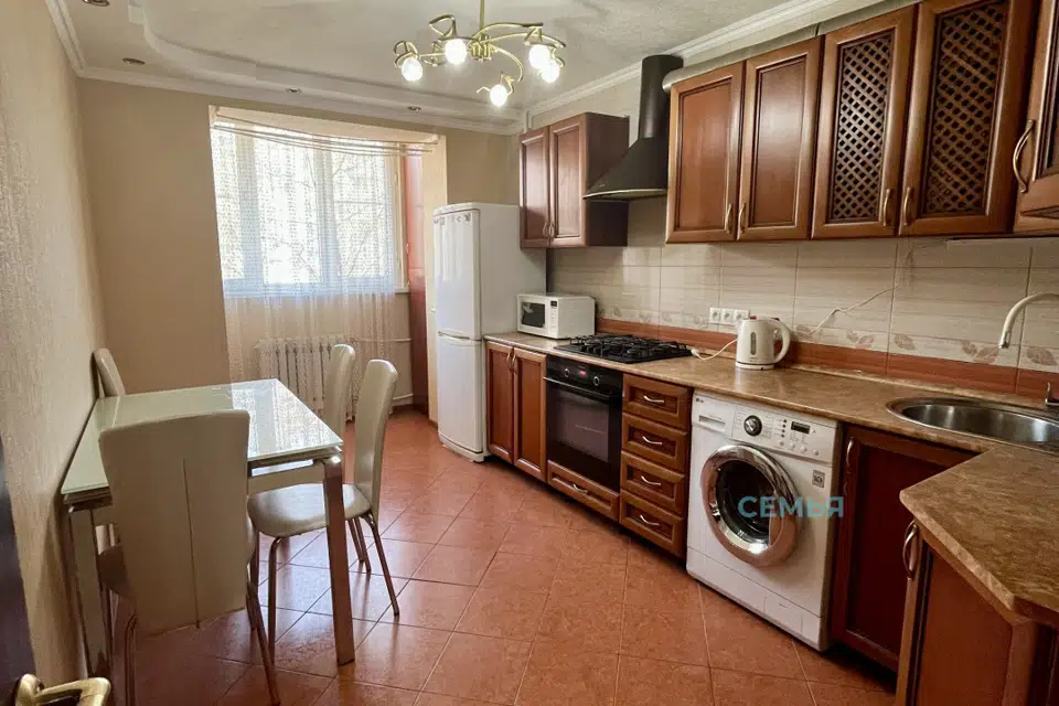 Сдаётся 1-комнатная квартира, 42 м²
