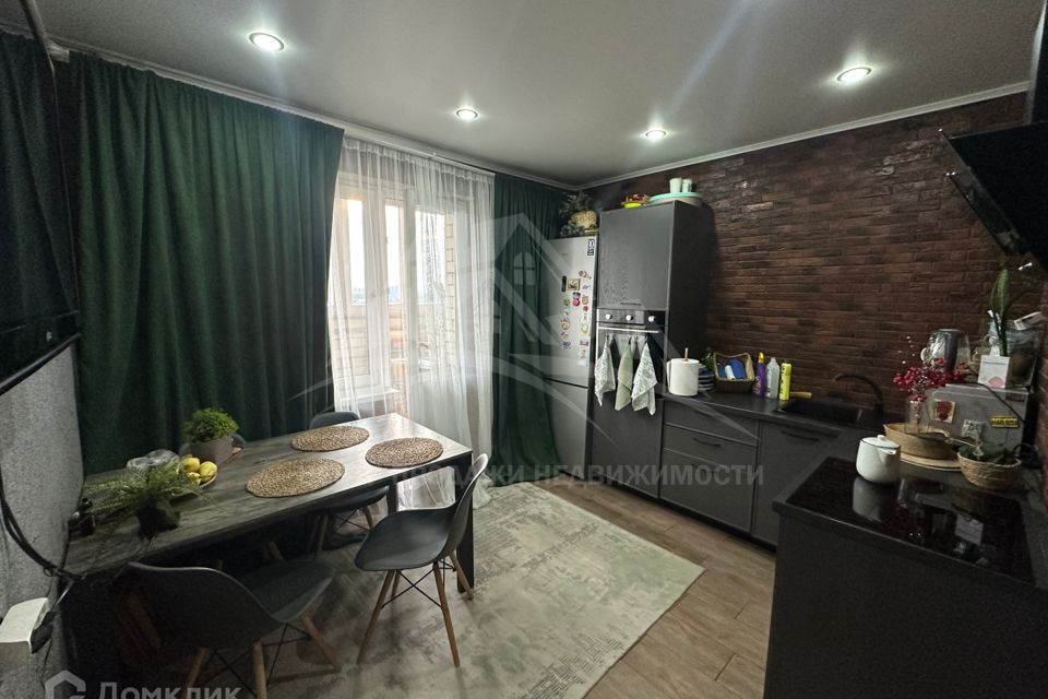 Продаётся 1-комнатная квартира, 42.7 м²