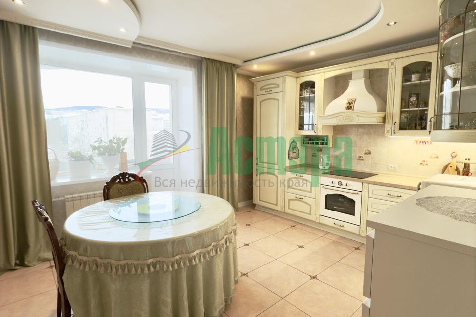 Продаётся 3-комнатная квартира, 122.7 м²