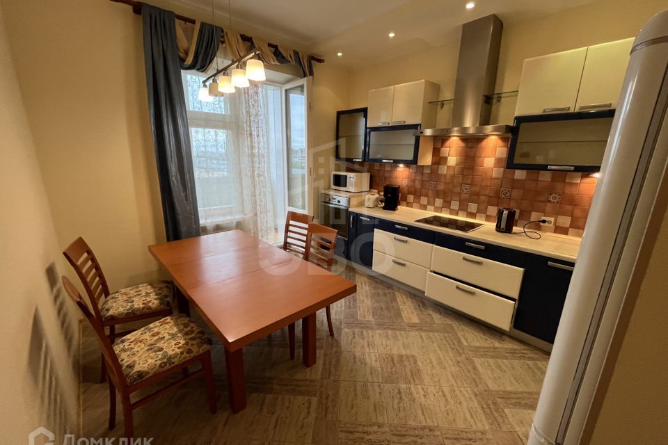 Сдаётся 3-комнатная квартира, 101 м²