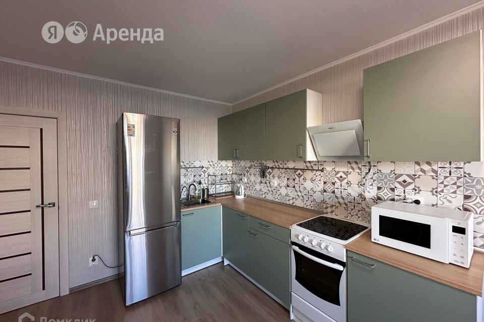 Сдаётся 2-комнатная квартира, 77 м²