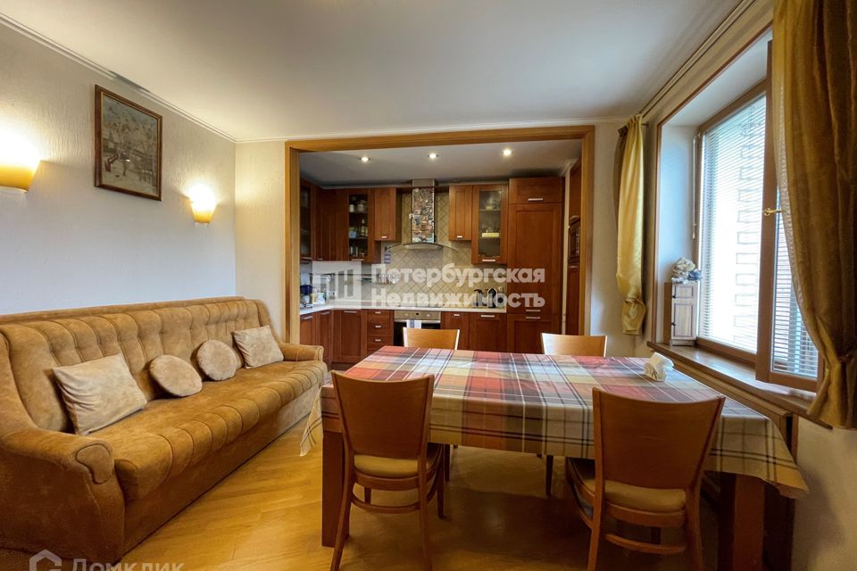 Продаётся 3-комнатная квартира, 110 м²