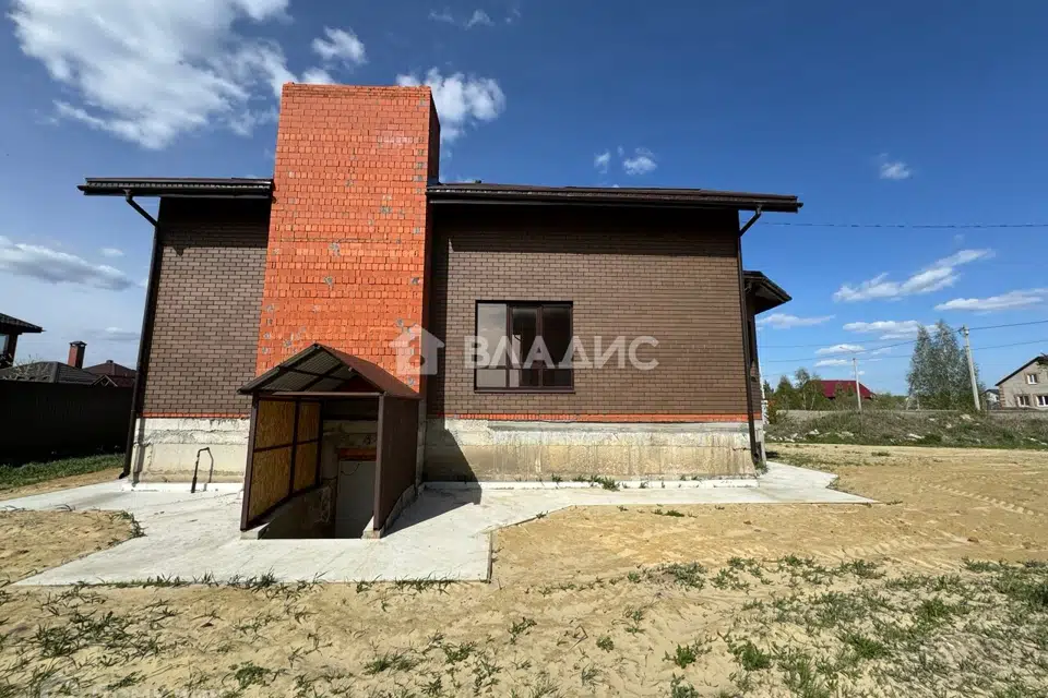 Продаётся 3-этажный дом, 339.8 м²