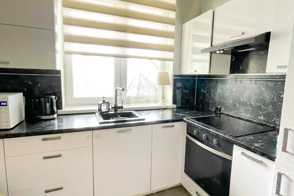 Продаётся 1-комнатная квартира, 42 м²