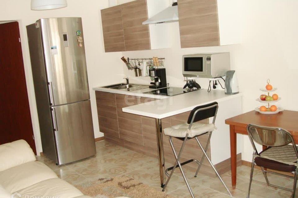 Продаётся 1-комнатная квартира, 42.4 м²