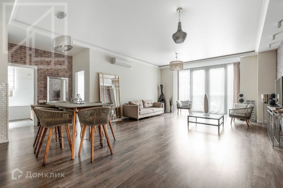 Сдаётся 3-комнатная квартира, 110.8 м²