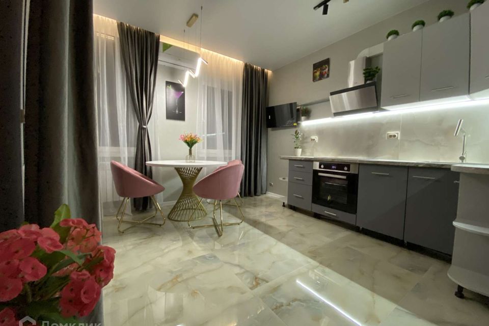 Сдаётся 1-комнатная квартира, 42 м²