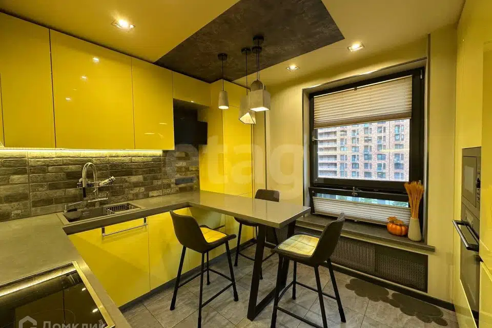 Продаётся 2-комнатная квартира, 69.8 м²