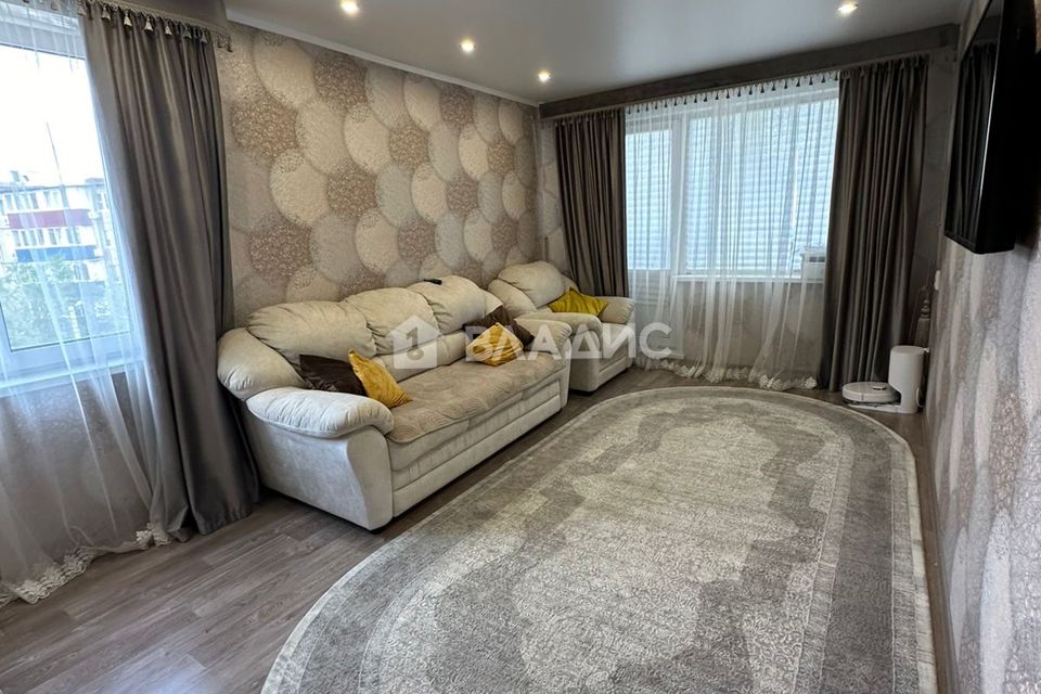 Продаётся 3-комнатная квартира, 61.8 м²