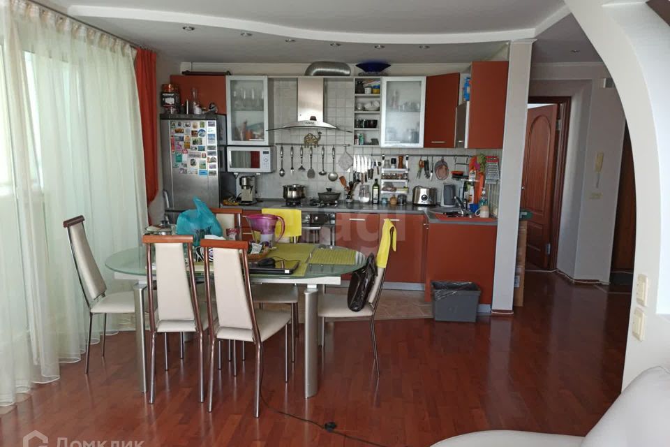 Продаётся 2-комнатная квартира, 72.6 м²