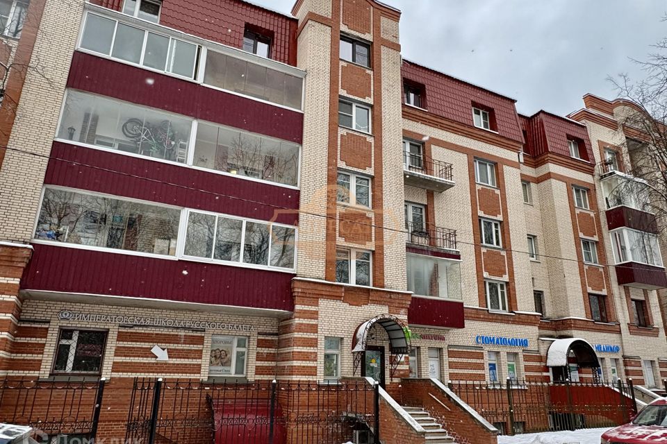 Продаётся 3-комнатная квартира, 108.5 м²